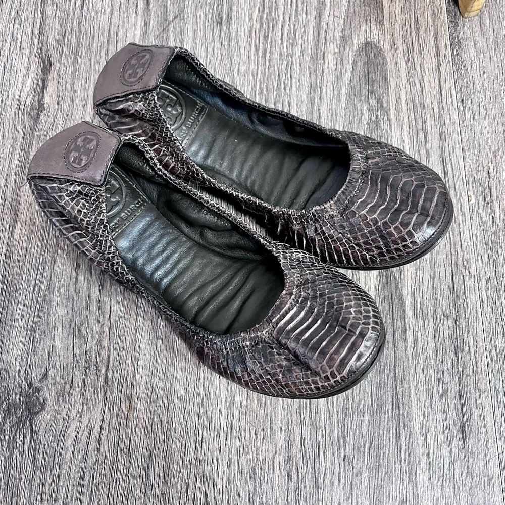 *Tory Burch | Eddie Snakeskin Flats in Brown Size 6